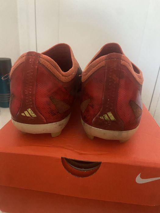Chuteira Adidas