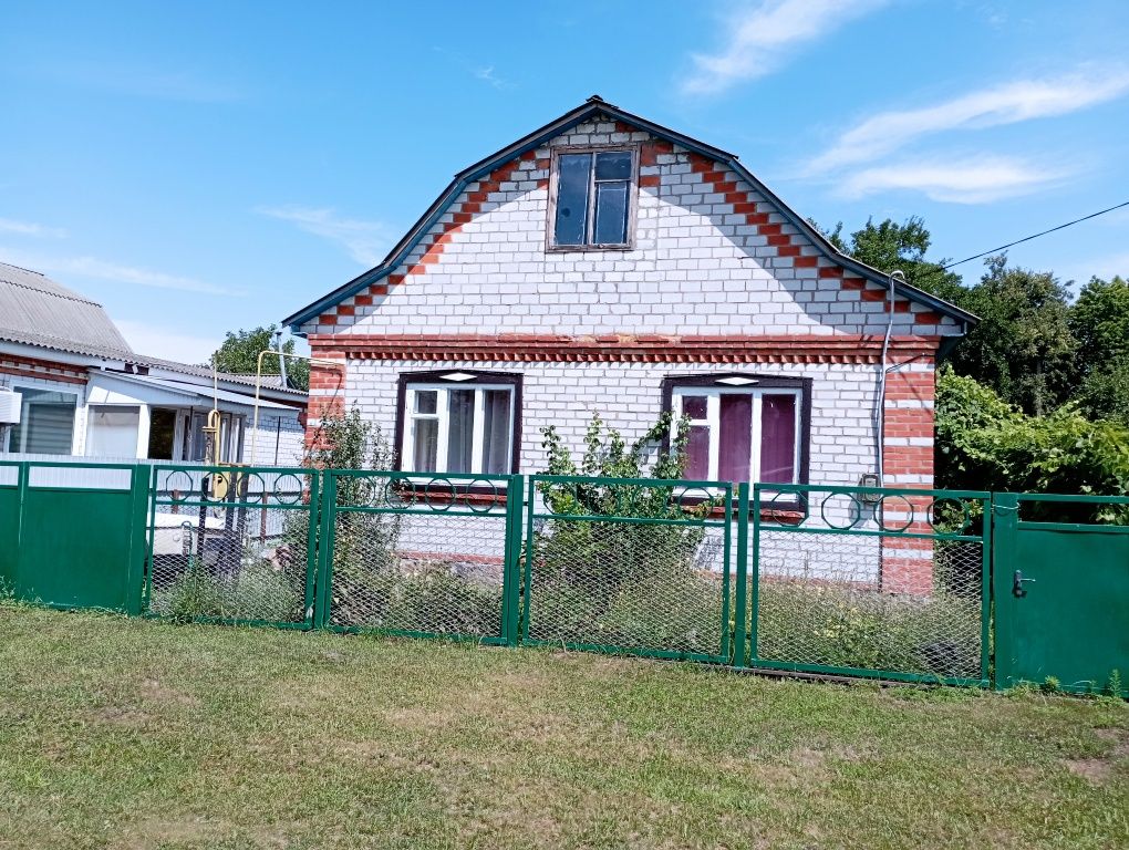 Продам будинок в м.Пирятин вул.Спартака 40