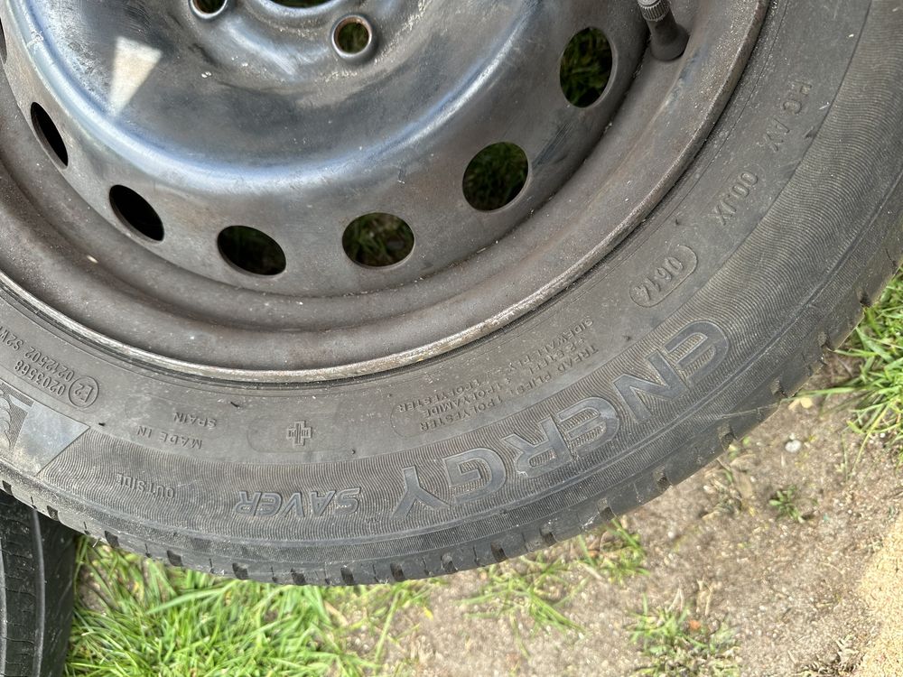 Opony letnie Michelin 165/70 R14 z felga stalową.