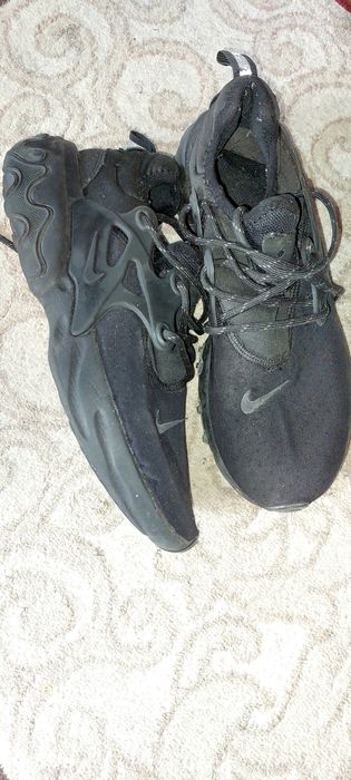 Чоловічі кросівки nike весна 43