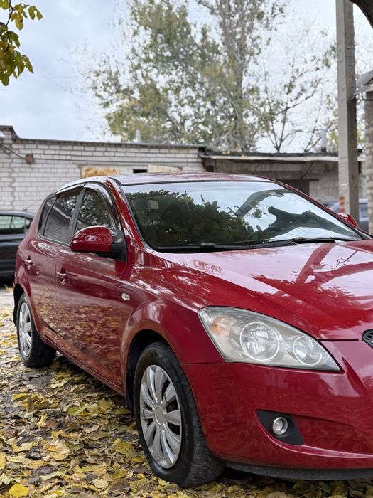 Kia Ceed 2.0 газ/бензин автомат