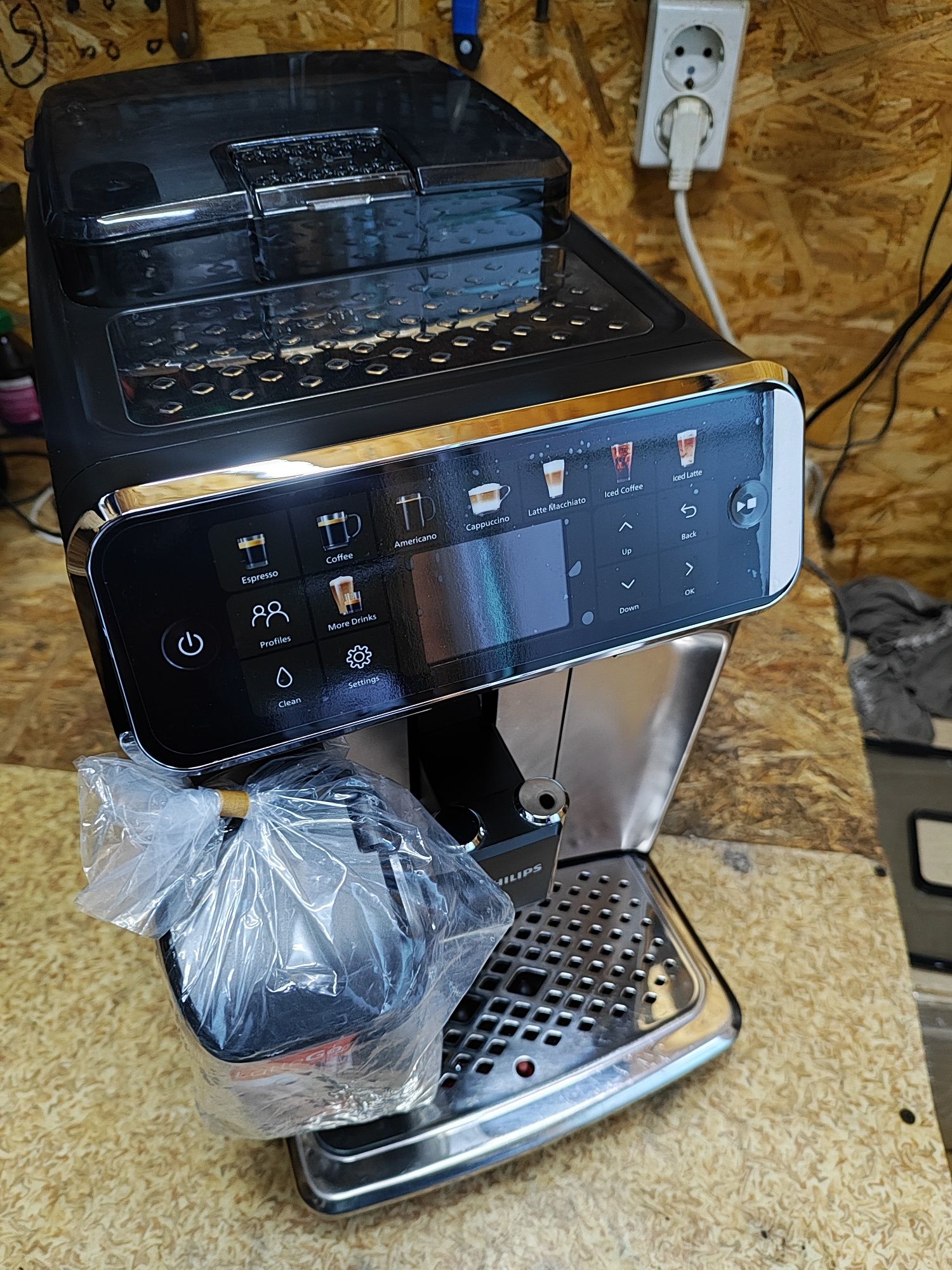 Кофемашина, кавоварка Philips Latte GO