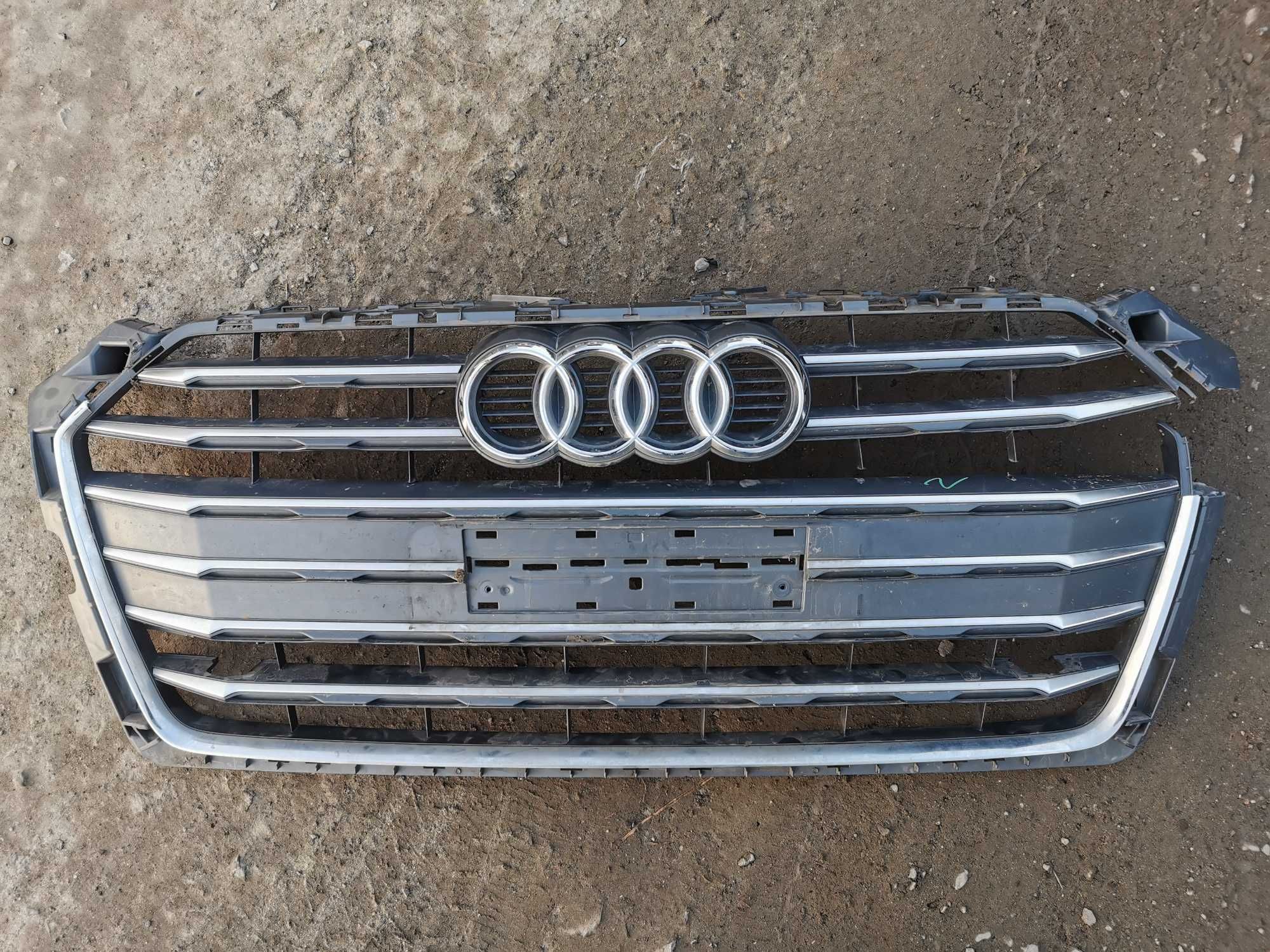 Grill zderzaka przedniego Audi A5 F5 8W6 S-line
