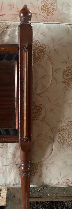 Ліжко ручної роботи, дерево, матраци в дуже хорошому стані.