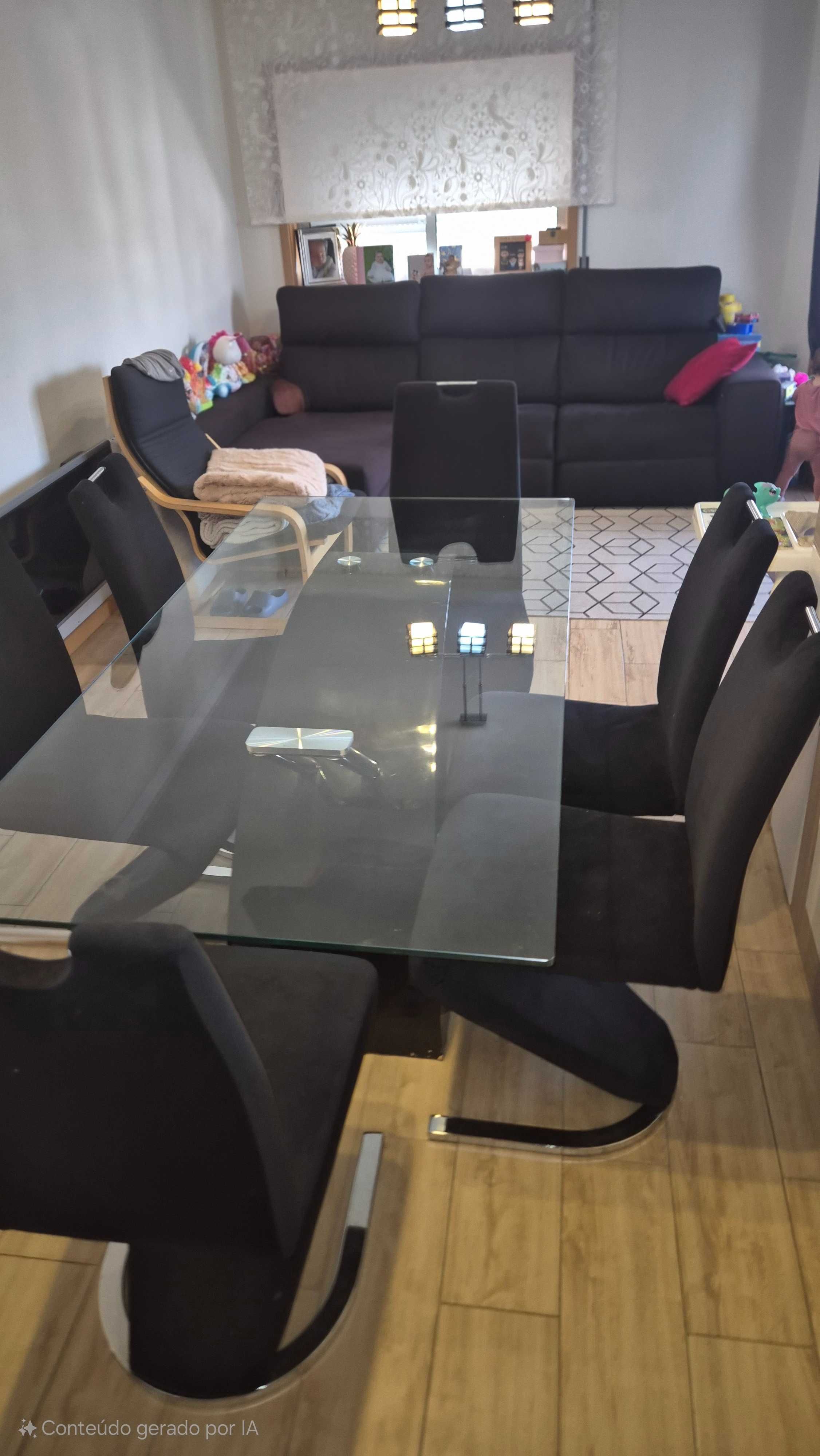 Mesa de jantar em vidro com 6 cadeiras