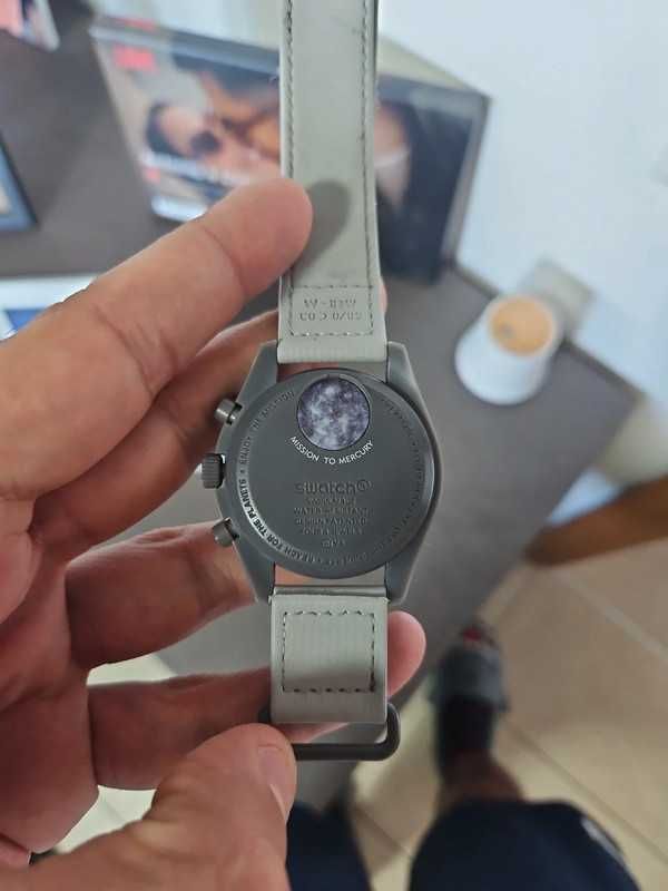 Omega x Swatch SO33A100 - Kosmiczny Design z Merkurego