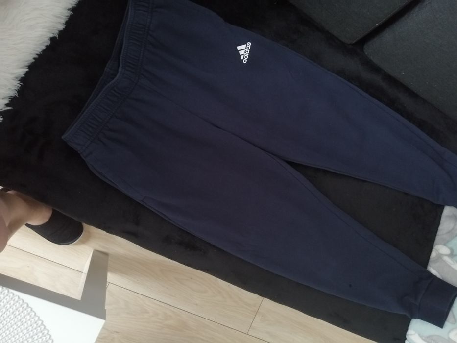 Spodnie dresowe Adidas gratis koszulka sportowa Kipsta