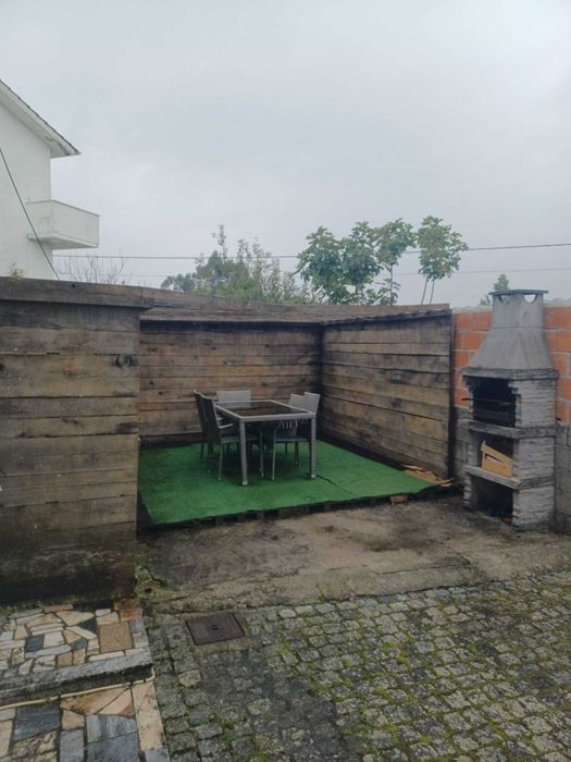 Arrendamento residencial de apartamento em rua Maria Júlia Borbon, 48