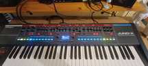 Roland Juno X syntezator