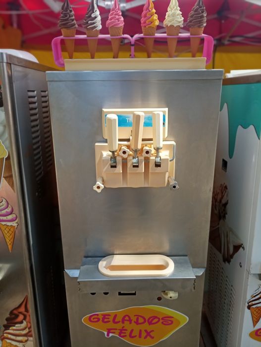 Máquina de gelados carpaguiane trifásica