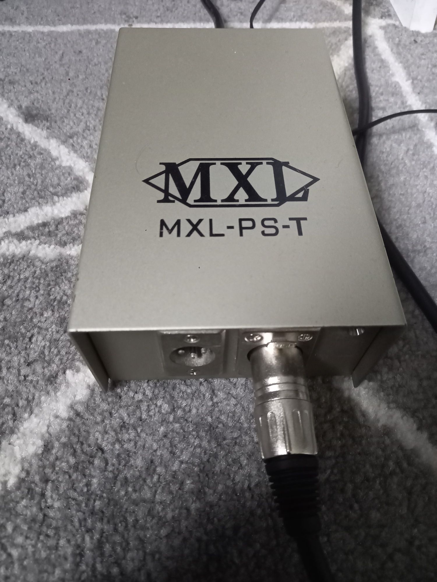 Mikrofon studyjny MXL 9000 z preampem lampowym
