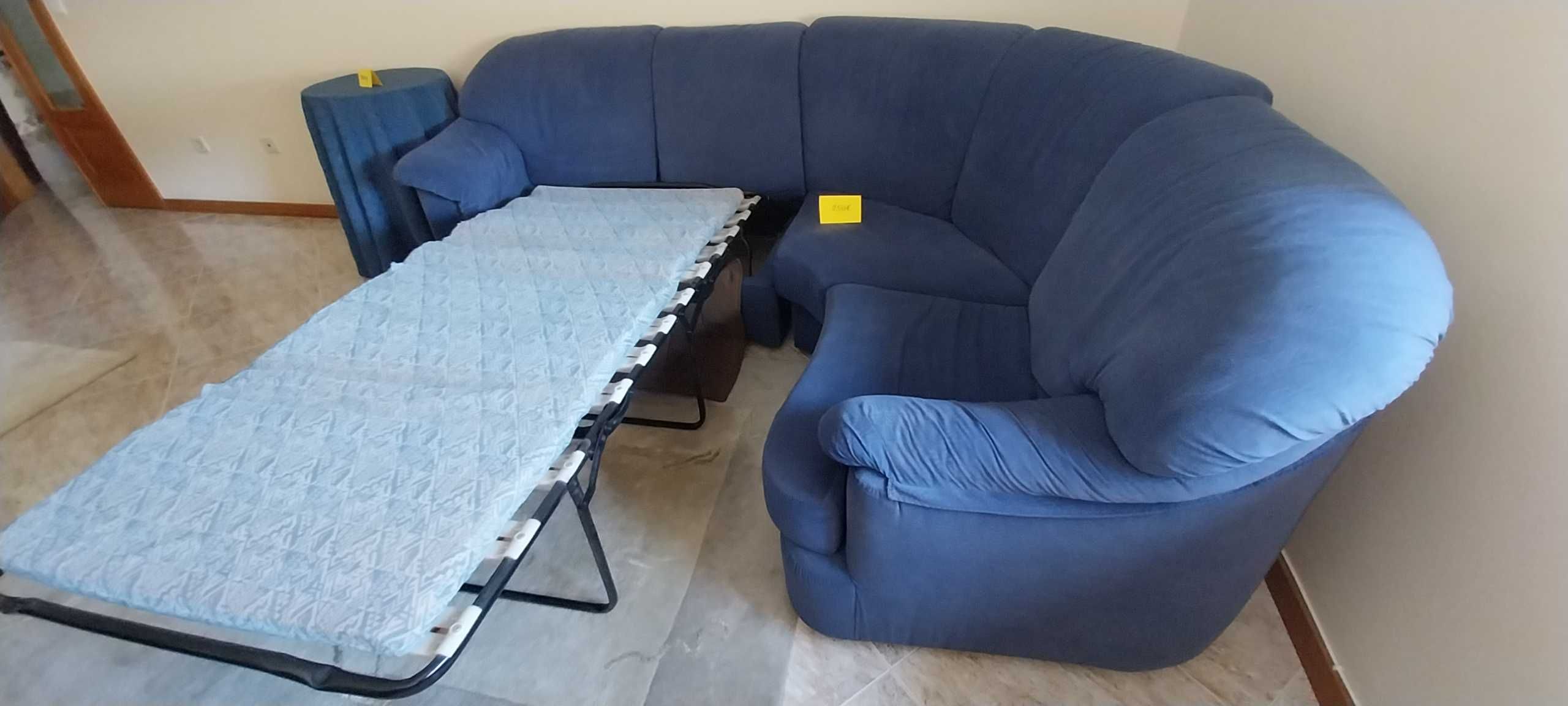 Sofá de canto com cama de solteiro