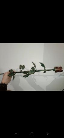Ozdobna metalowa róża