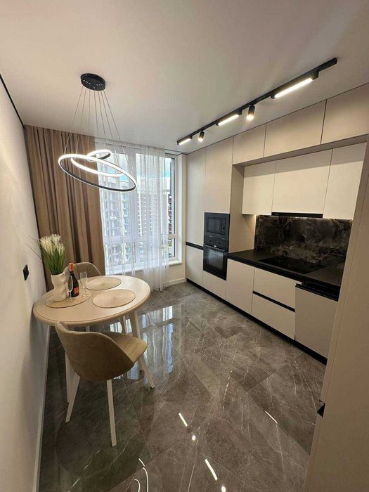 Продаж 1к квартири в новому елітному ЖК Family Plaza з ремонтом