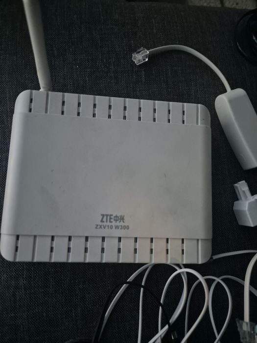 Ruter Modem ZTE bialy