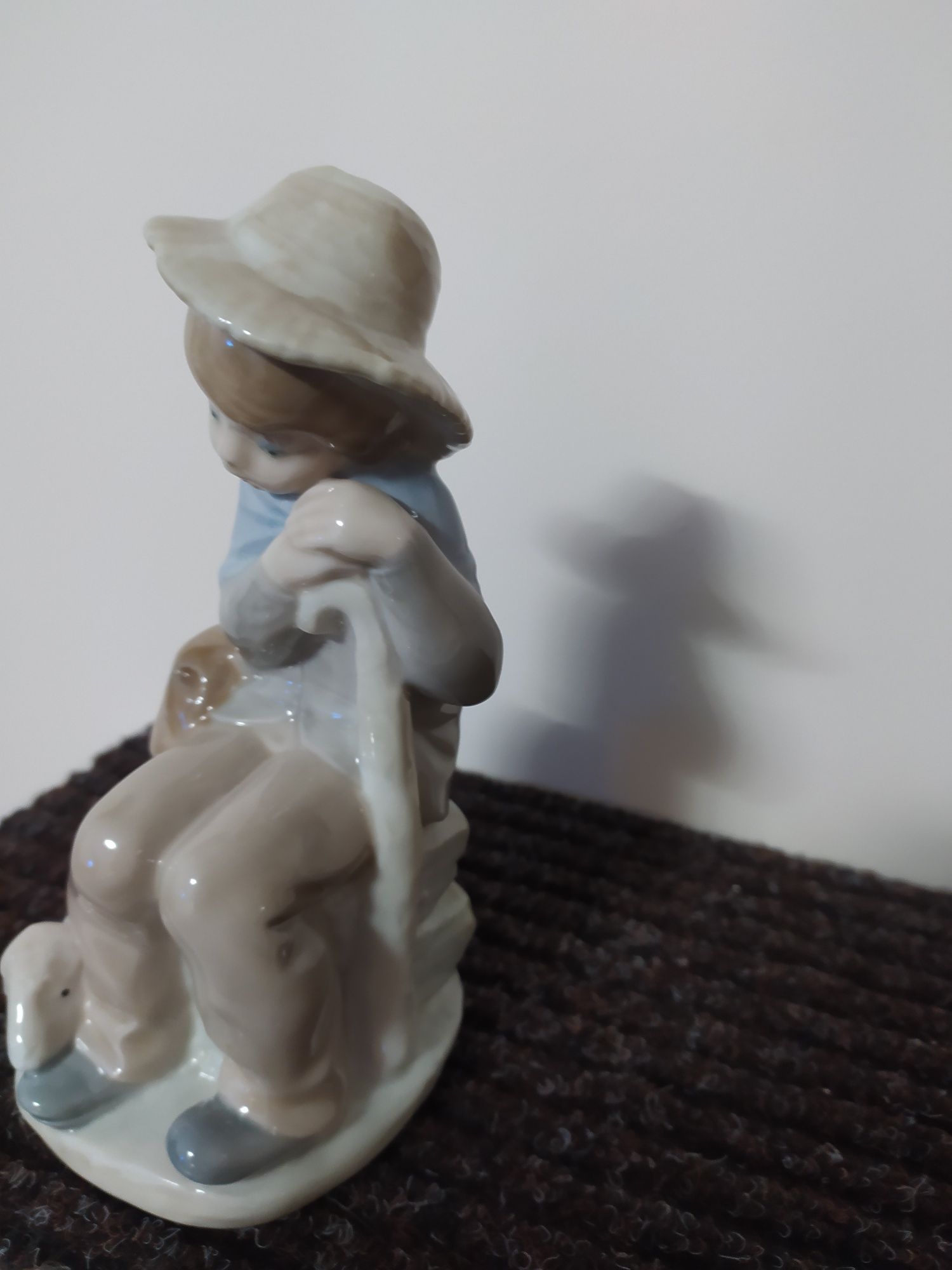 Figurka chłopiec z owieczką Zaphir