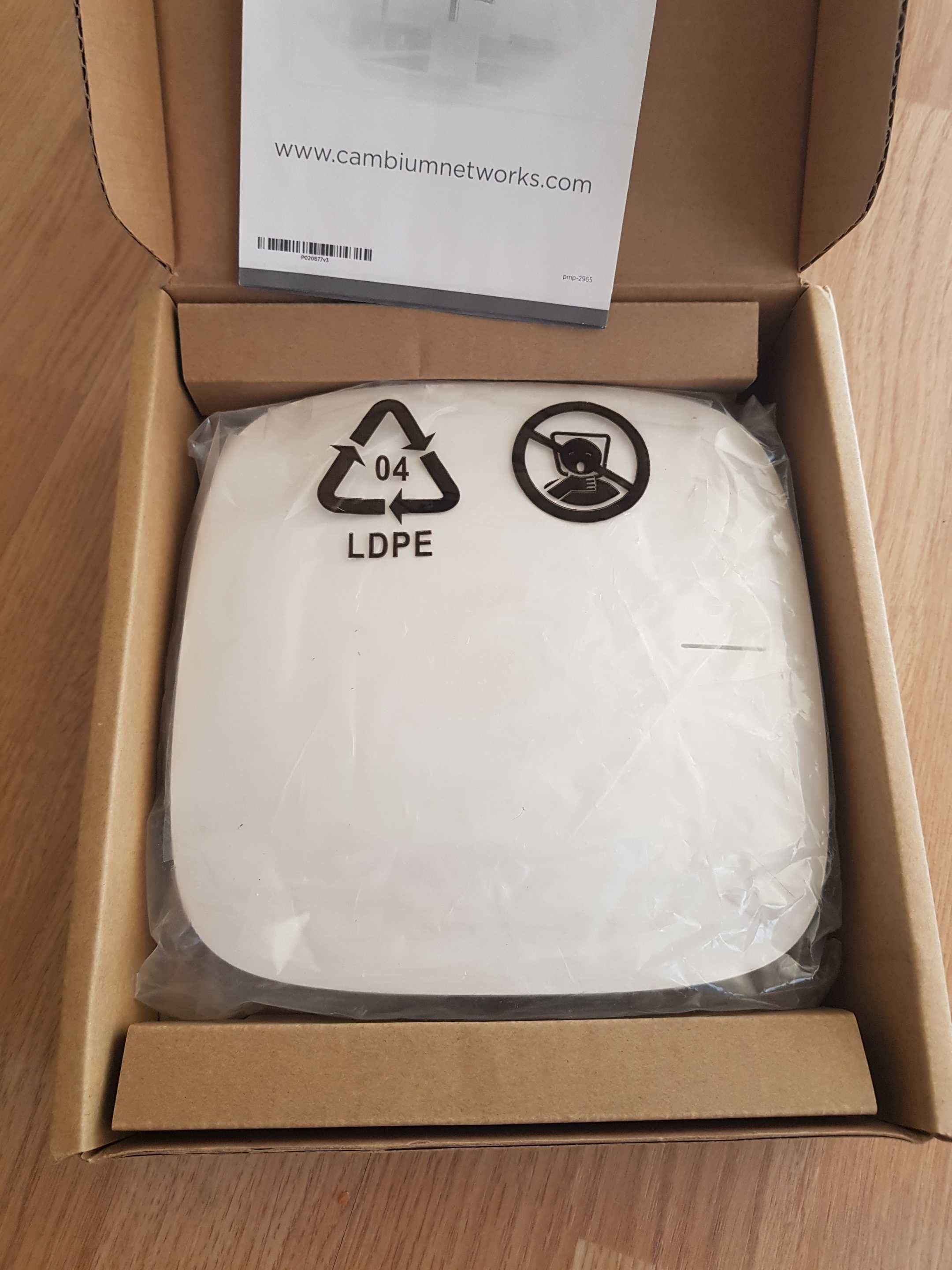 Точка доступу Cambium cnPilot Xirrus XV2-2 Wi-Fi 6 802.11ax внутрішня