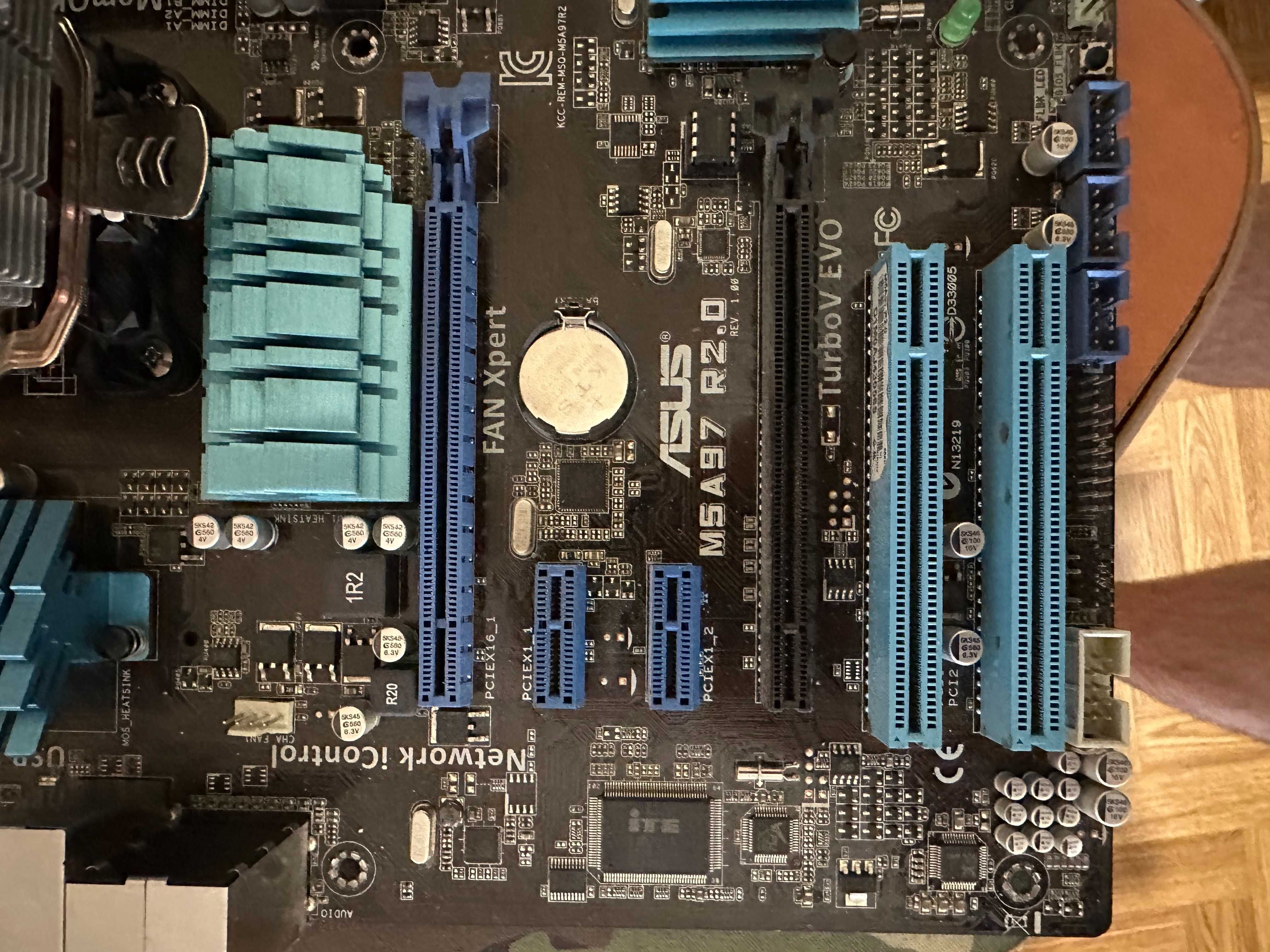 Asus m5a97 r.20+fx-8320+16gb ddr3