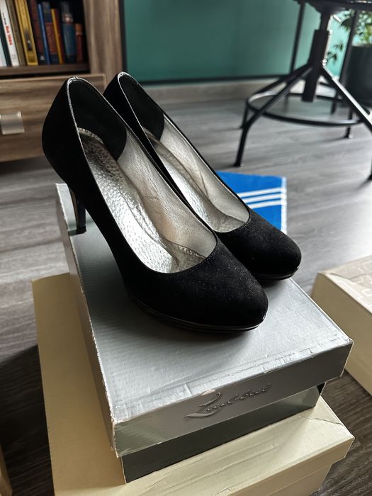 Szpilki roz. 38 zamsz