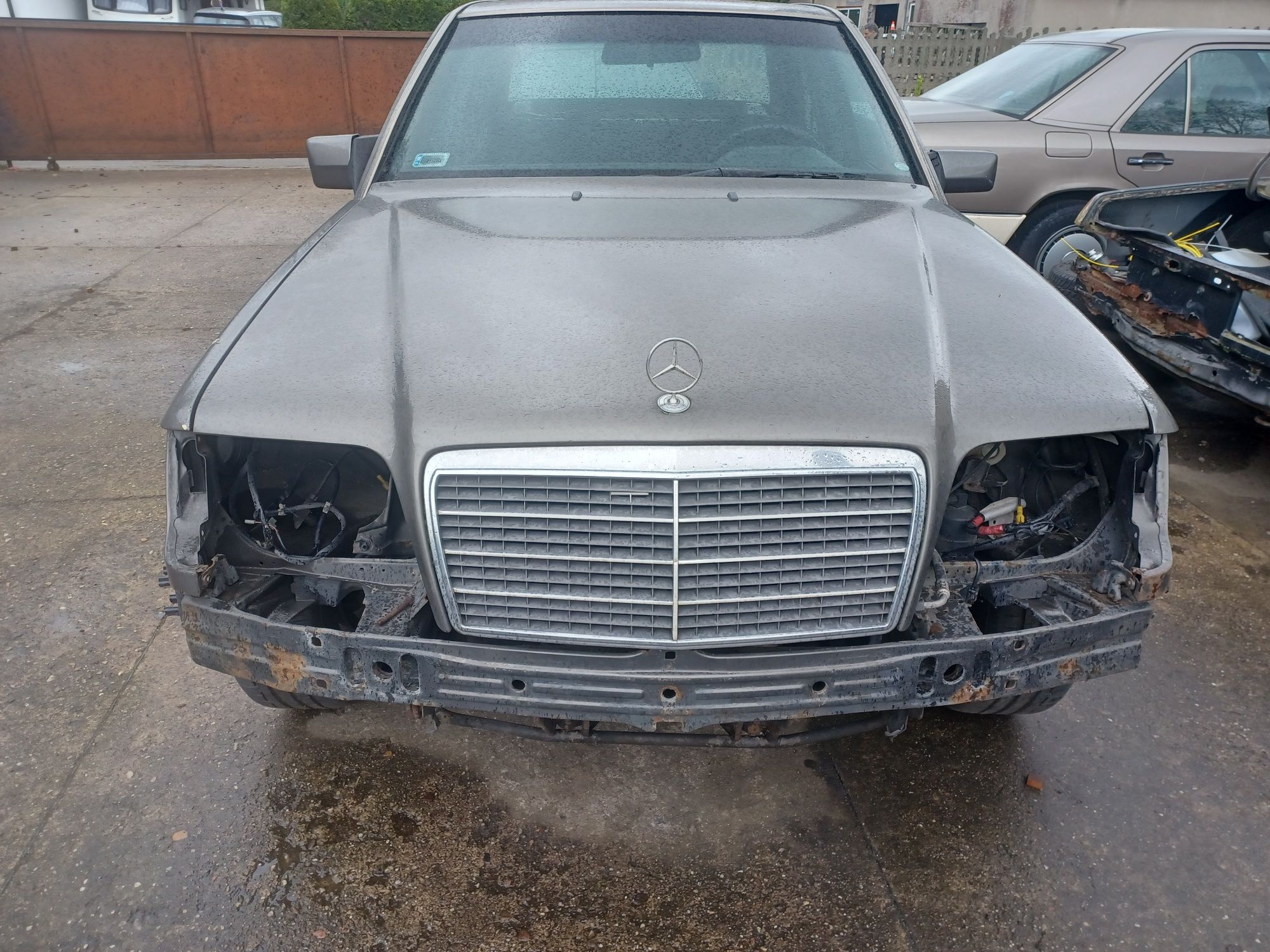 Mercedes W124 3litry