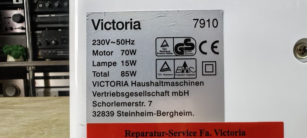 Швейна машинка Victoria 7910