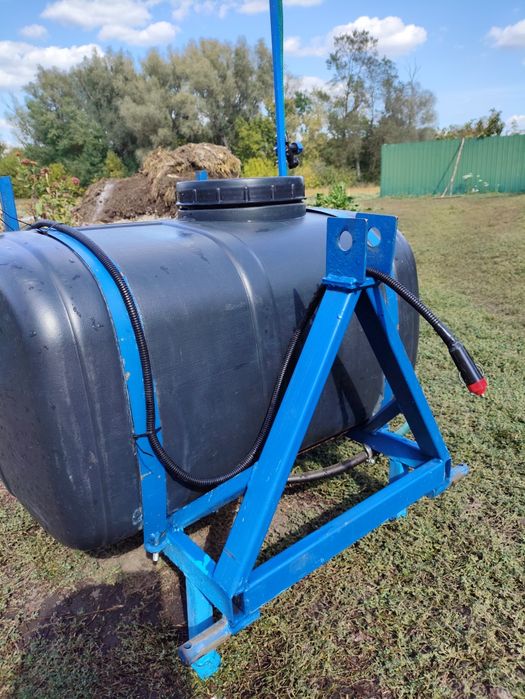 Продам оприскувач Сумська обл Роменський район.