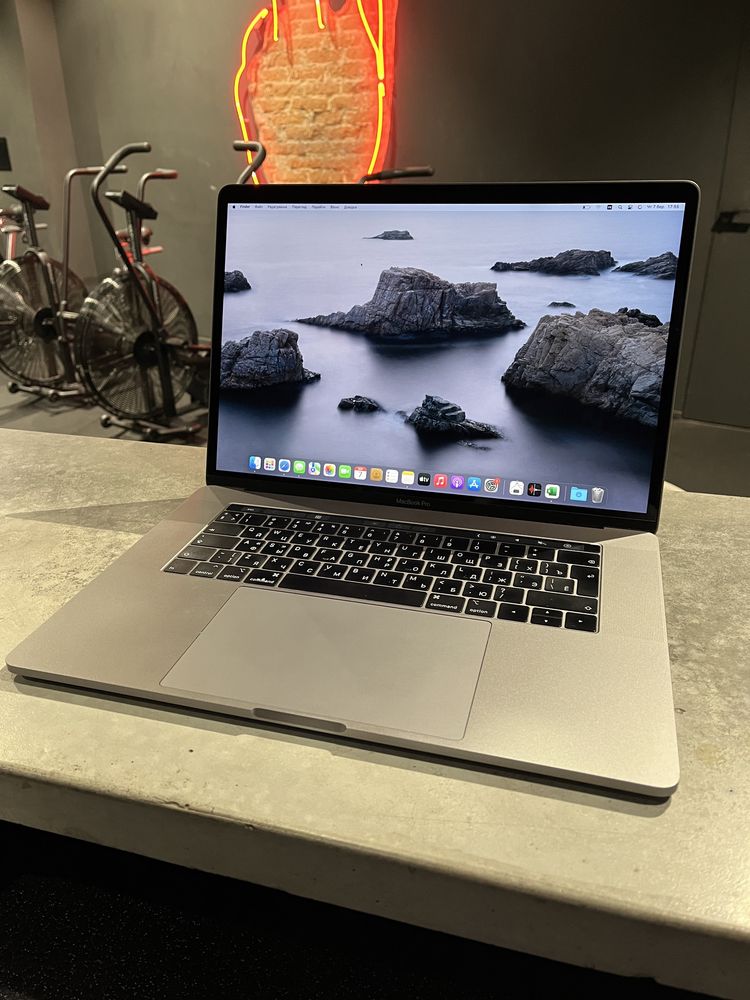 MacBook Pro 15, 2019, Touch Bar