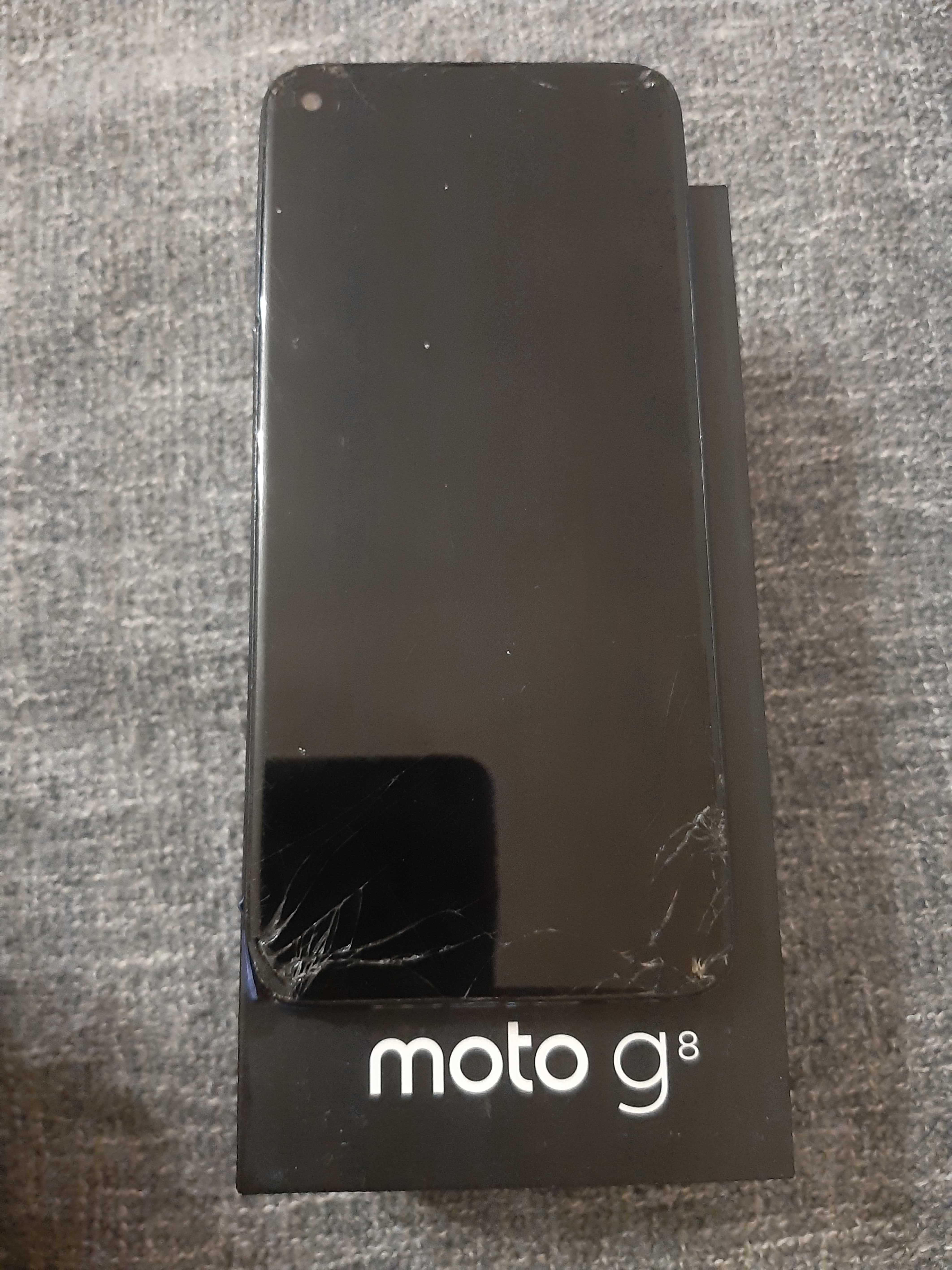 Motorola G8 XT2045-2 4/64 gb uszkodzony Moto G 8