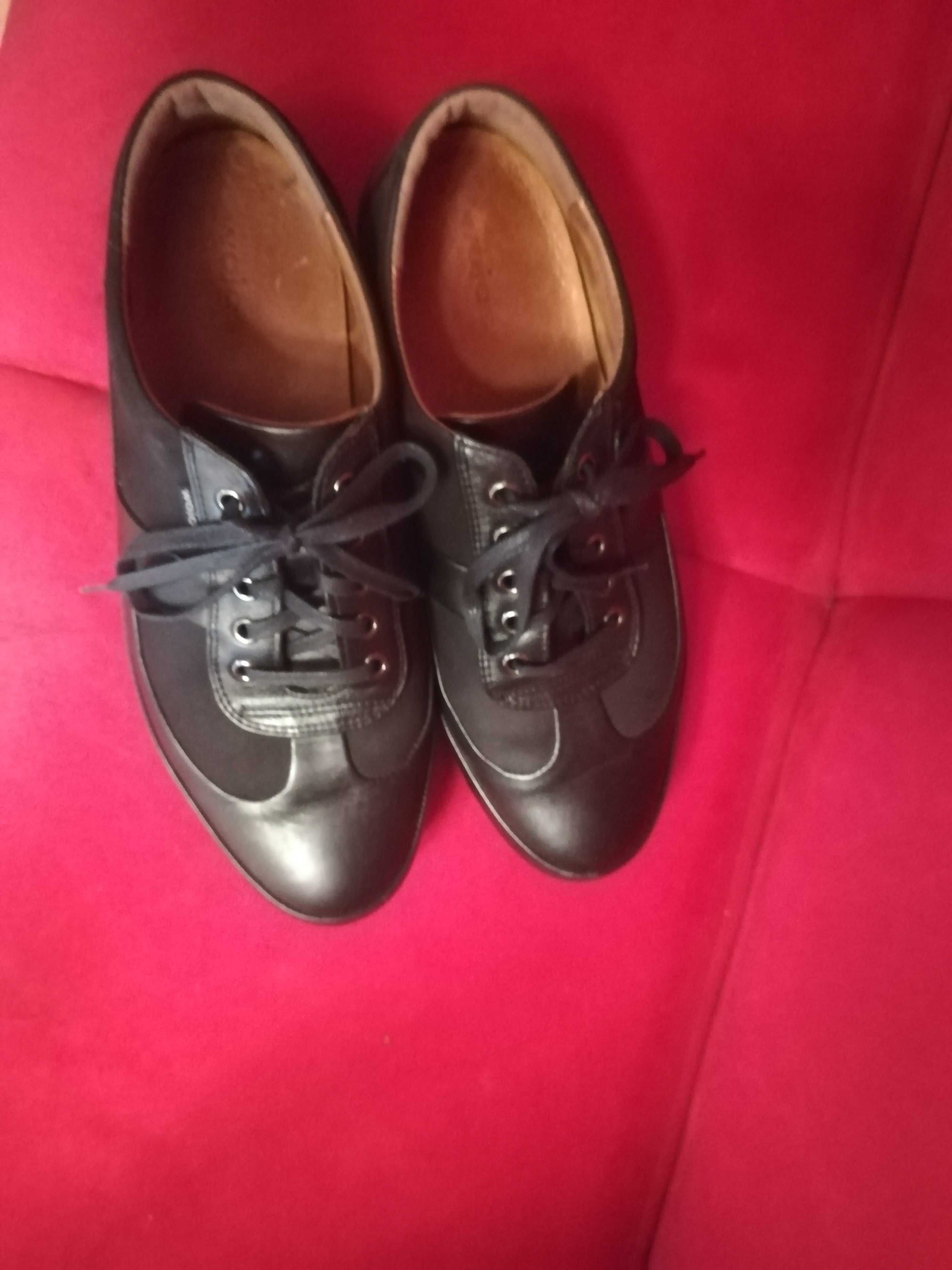Eleganckie buty Wojas