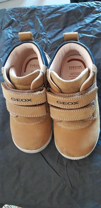 Botas de criança n°23 (COMO NOVAS)