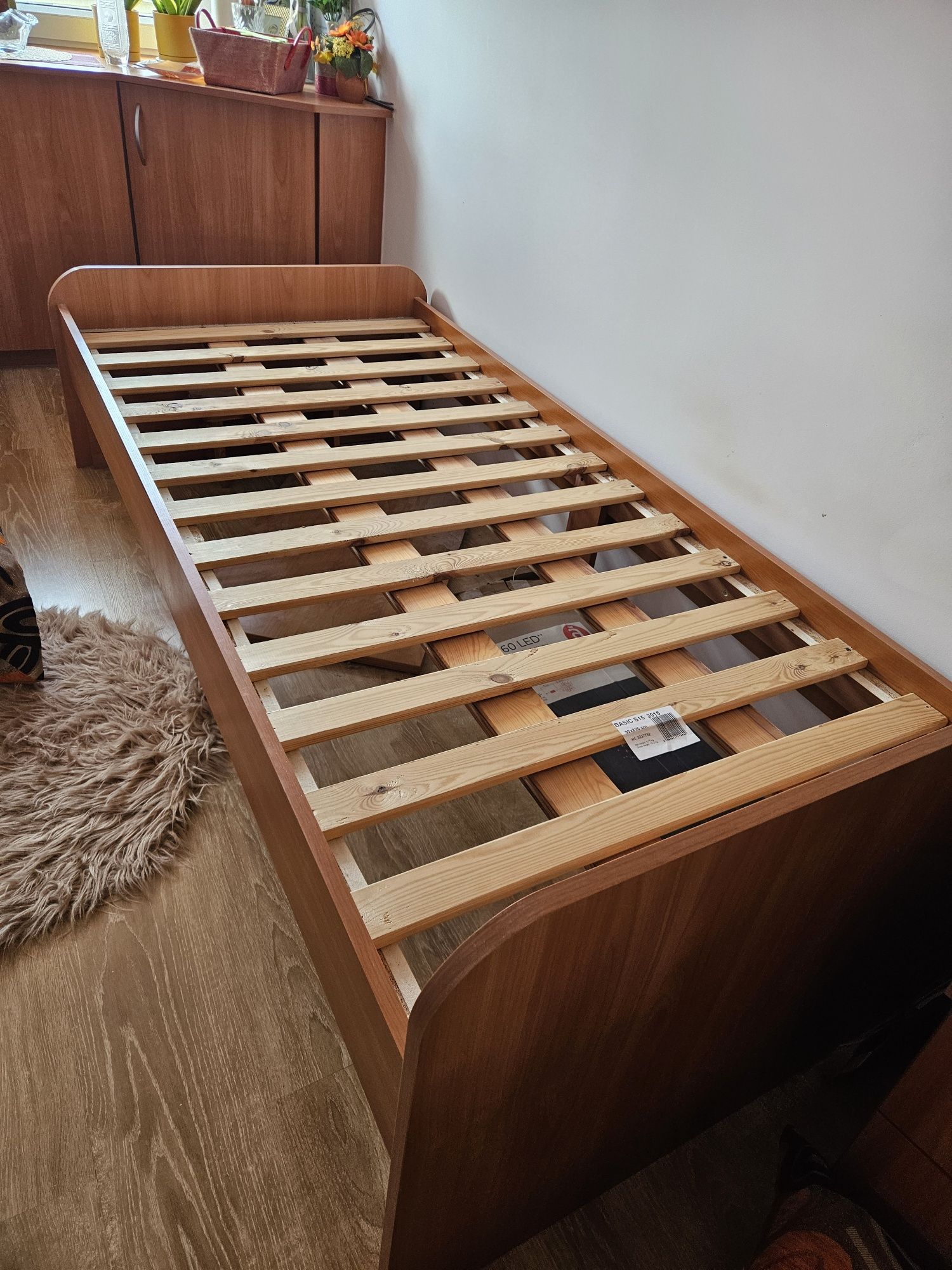 Łóżko 90x200 plus szafka