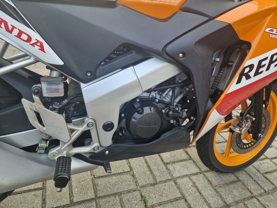 Honda CBR125R JC50 Repsol