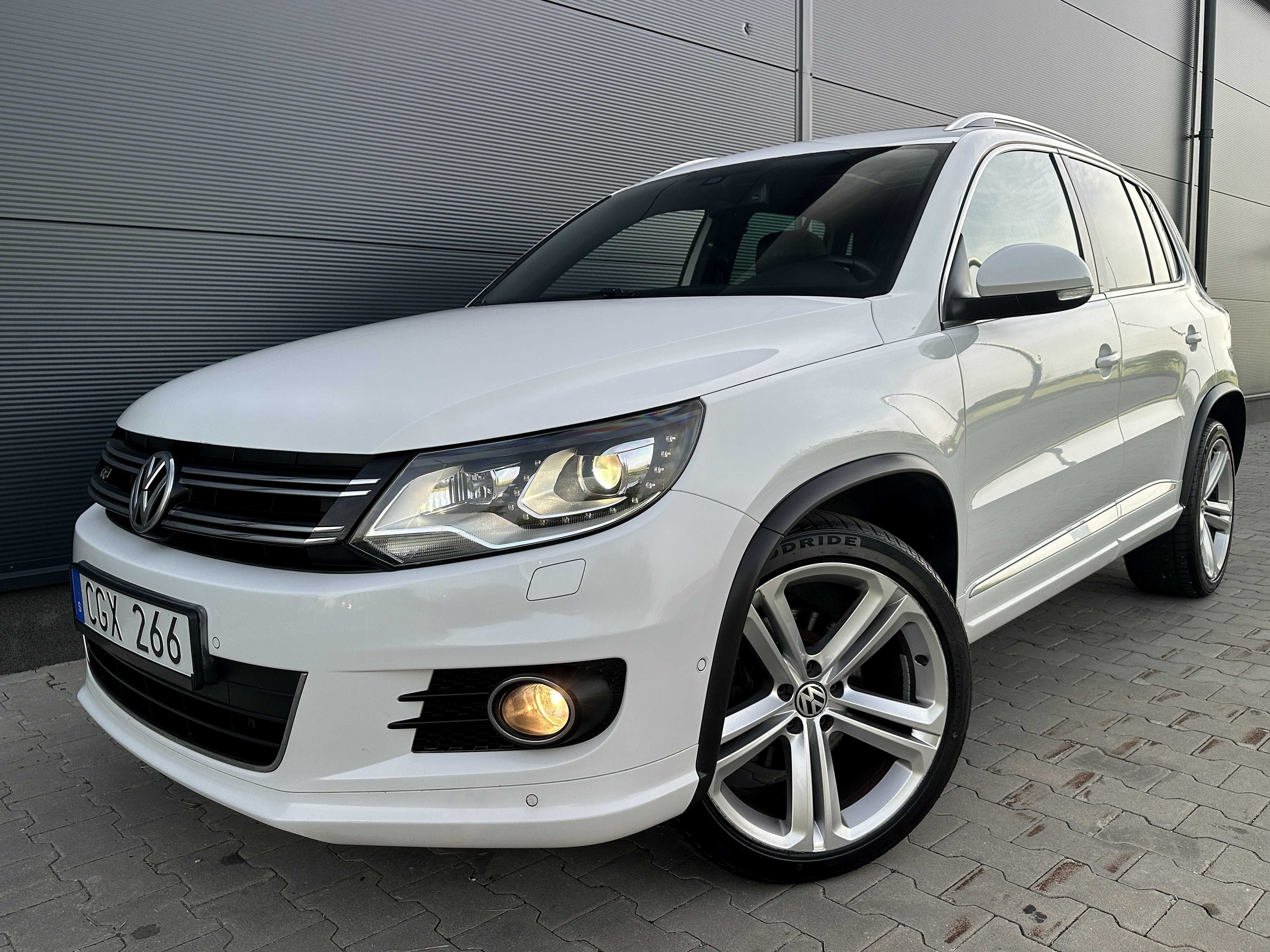 VW TIGUAN LIFT 1.4 TSI 160PS 4x4 R-LINE Panorama Skóra LED Kamera 19"