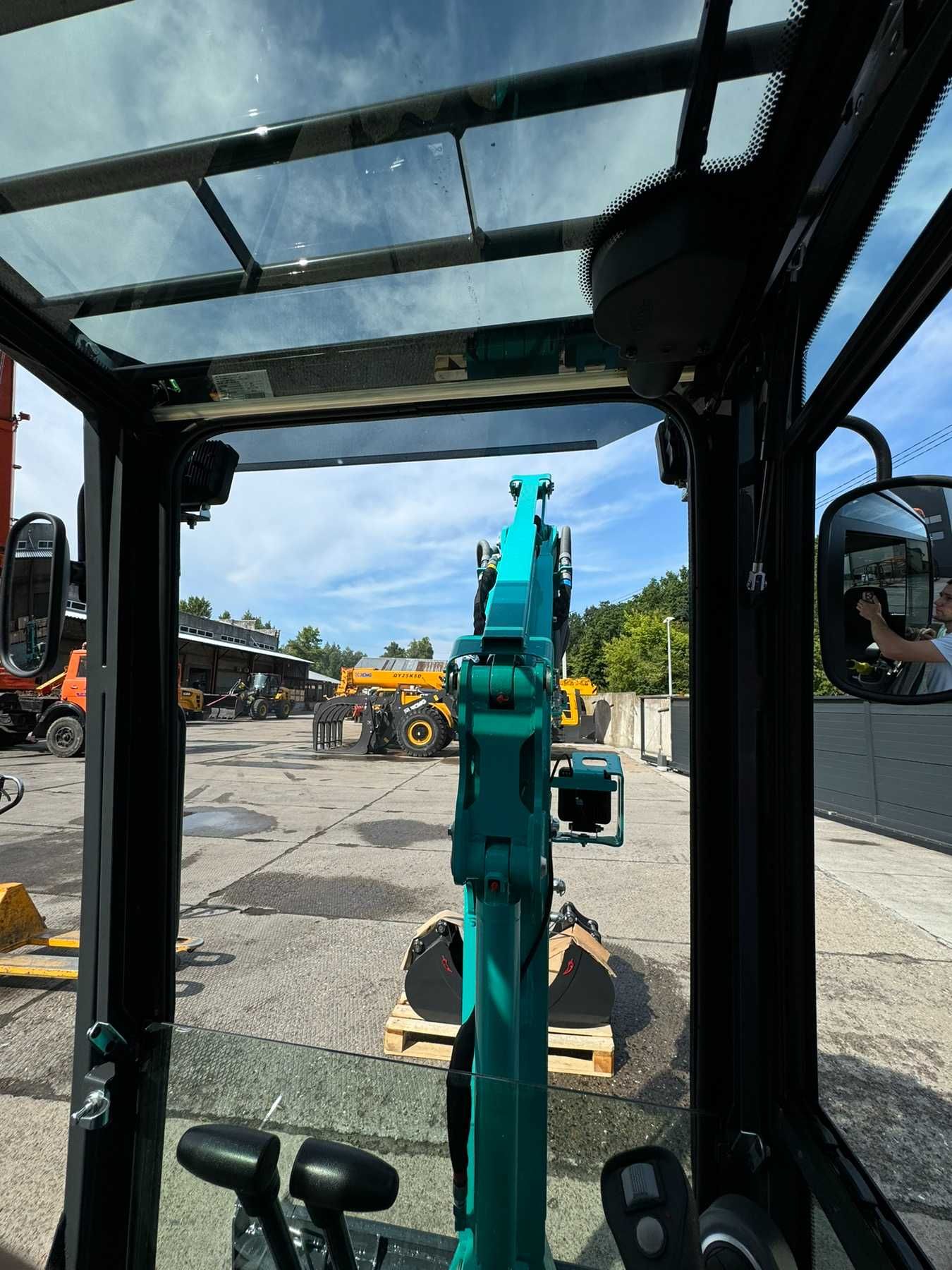 Новий міні екскаватор KOBELCO SK19 2 тони Японія JCB CAT KUBOTA