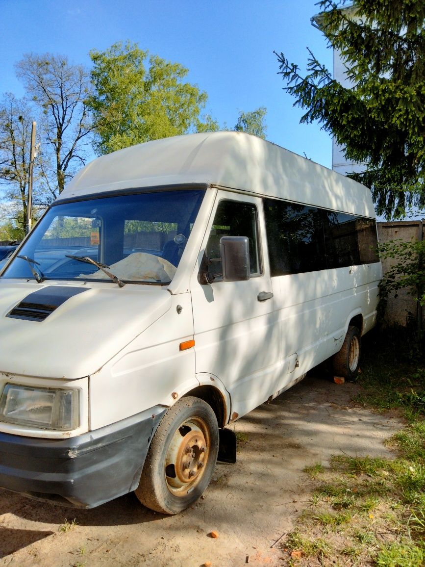 Продам бус Iveco 35.10