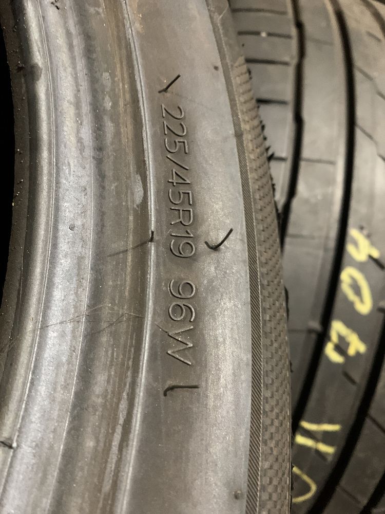 Літні вживані шини 225/45R19	Hankook Ventus S1 Evo3 K127