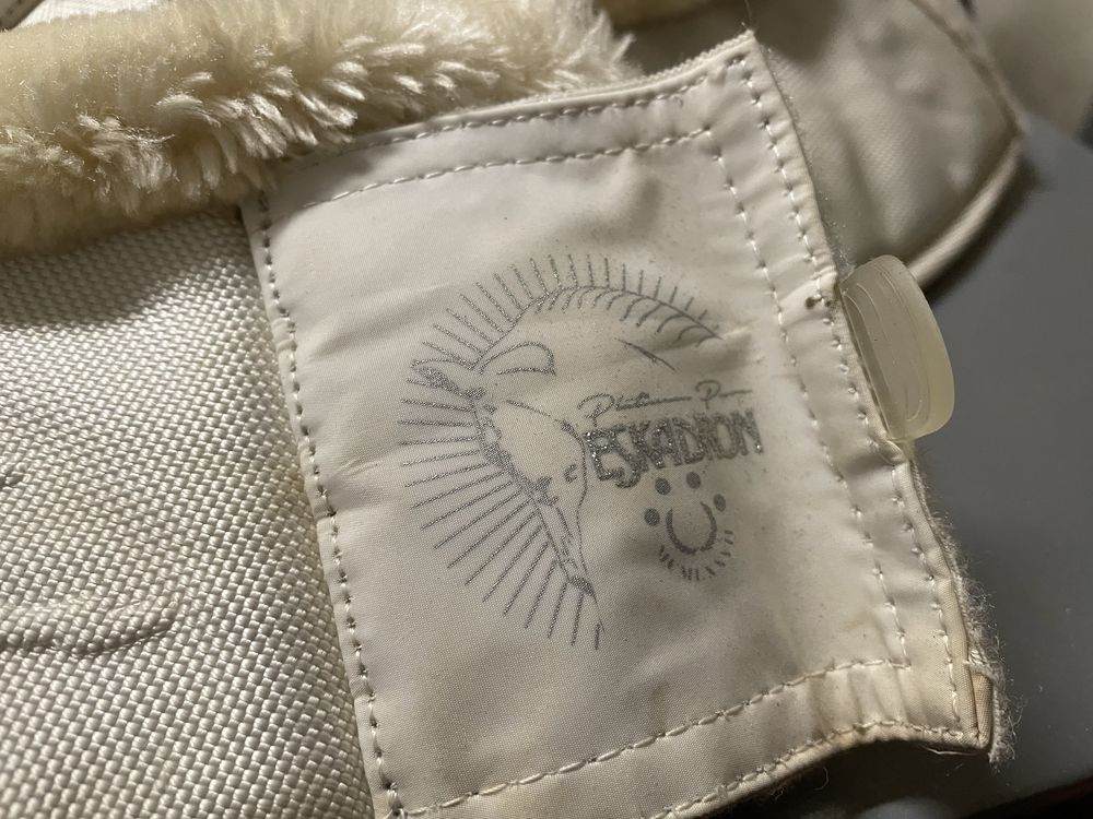Kaloszki Eskadron Platinum Pure pony białe