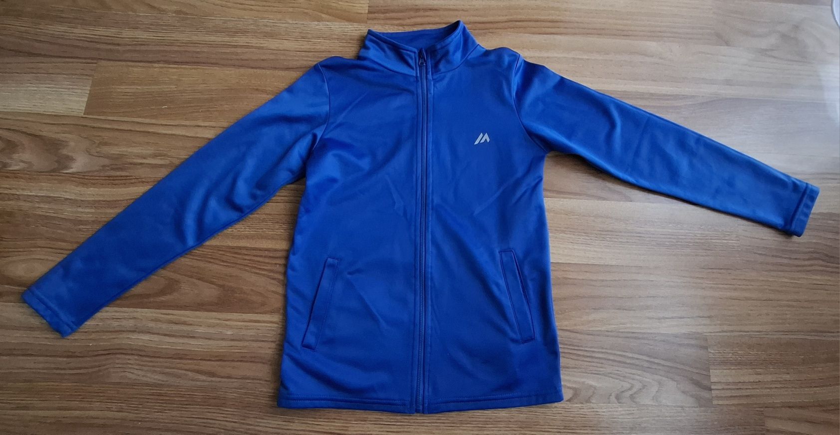 Rozpinana na suwak  bluza Martes