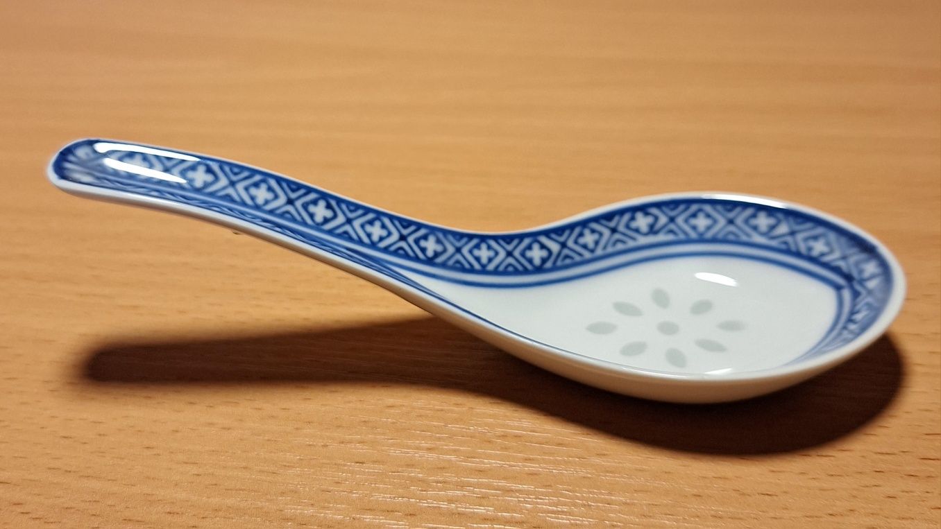 Porcelana łyżka chińska z ryżem