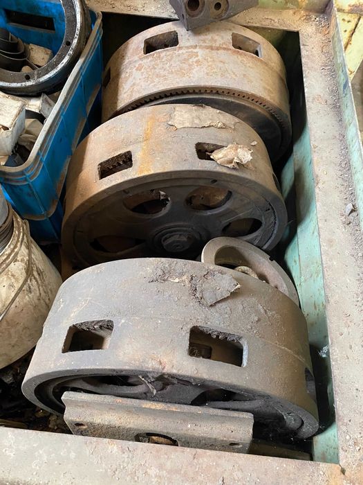 spycharka s651 sprzęgło zwolnice zębatki drzwi rumunek/Części do KM251