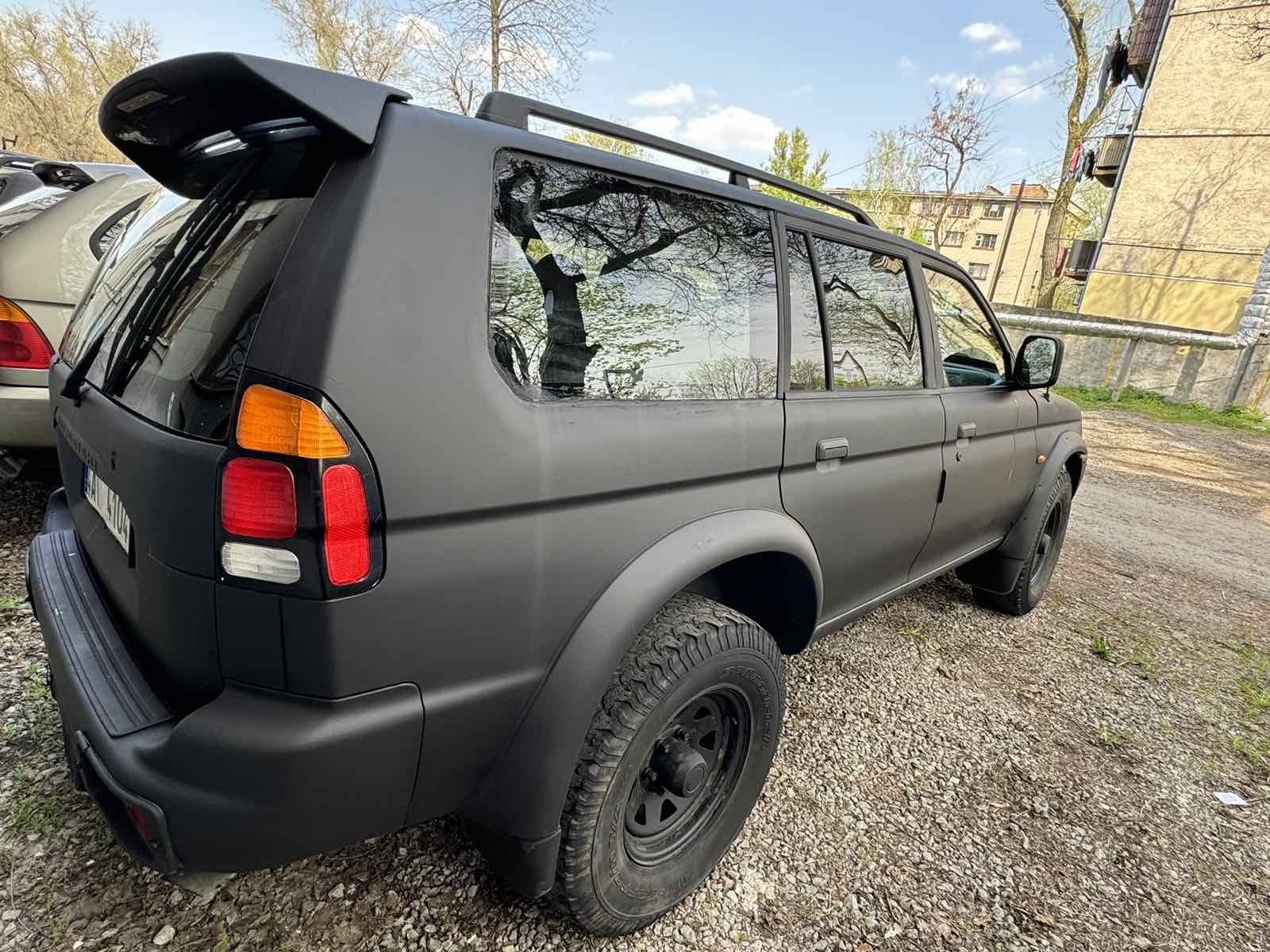 Mitsubishi pajero sport