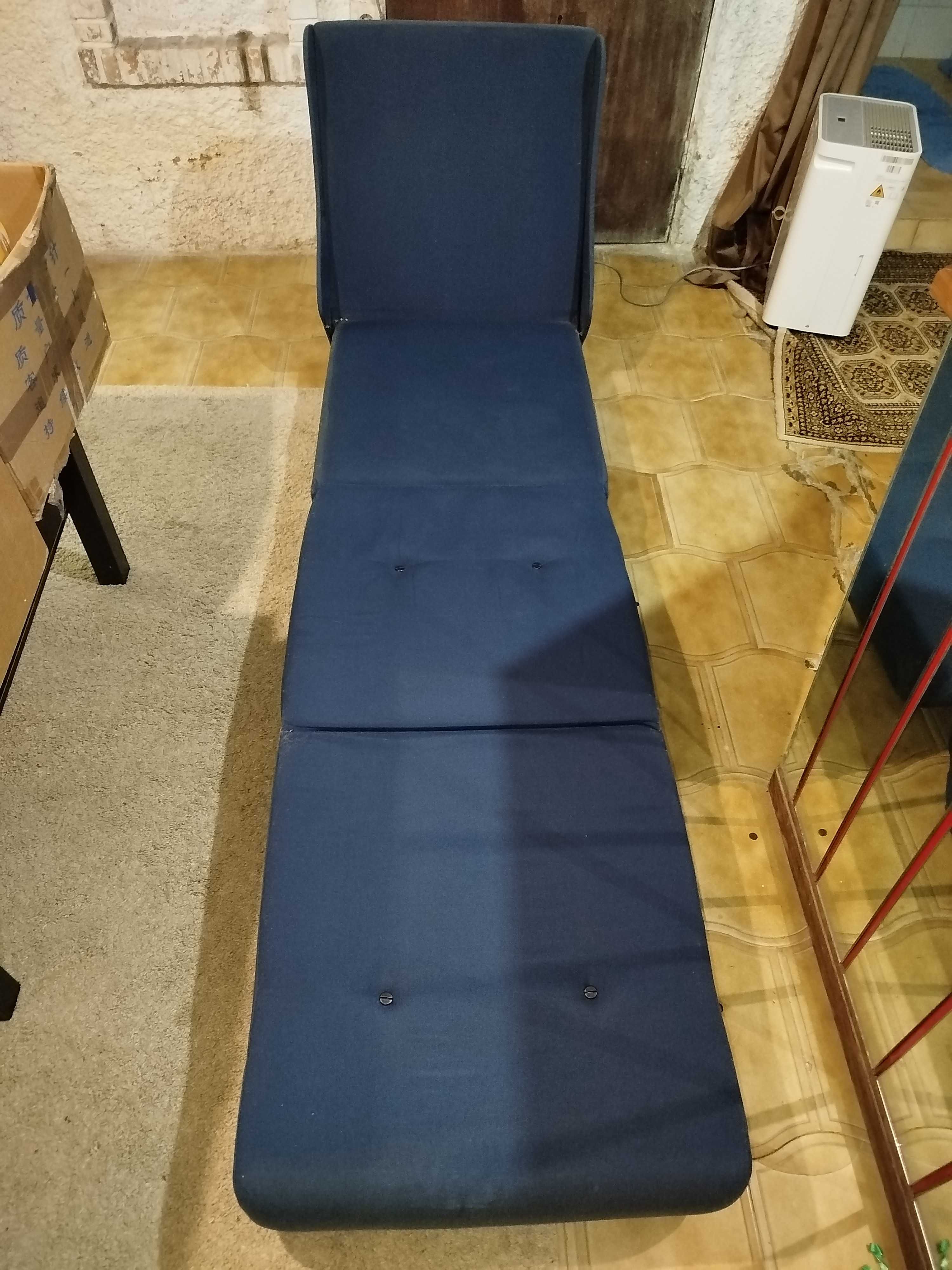 Sofá cama/desdobrável - 25 euros