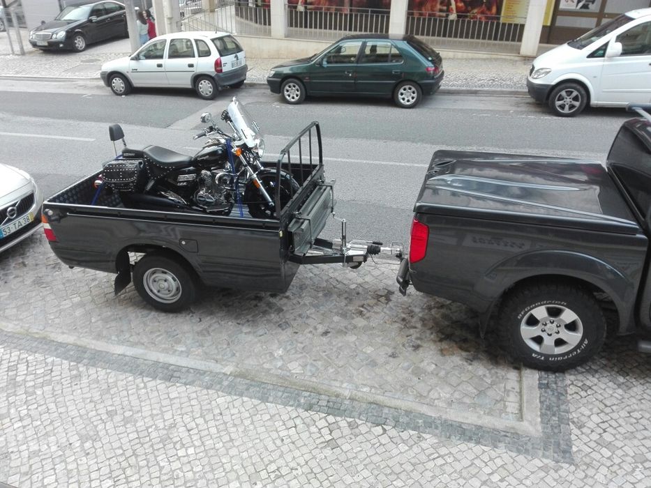 Reboque em estado impecável