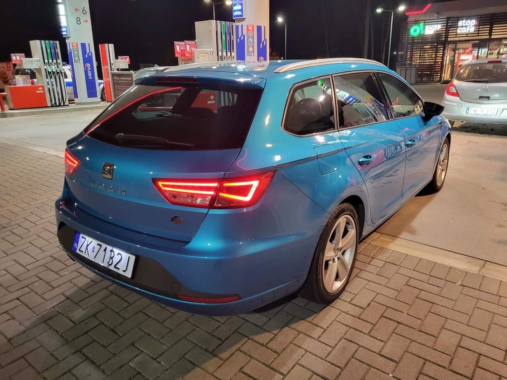 Auto Do Wynajęcia Wypozyczalnia Samochodów Seat Leon FR