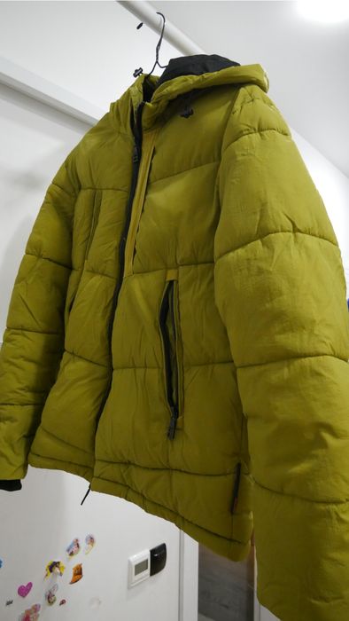 Продам чоловічу зимову куртку, тепла й легка.