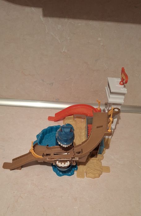Автотрек Hot Wheels Mattel Полювання на акулу