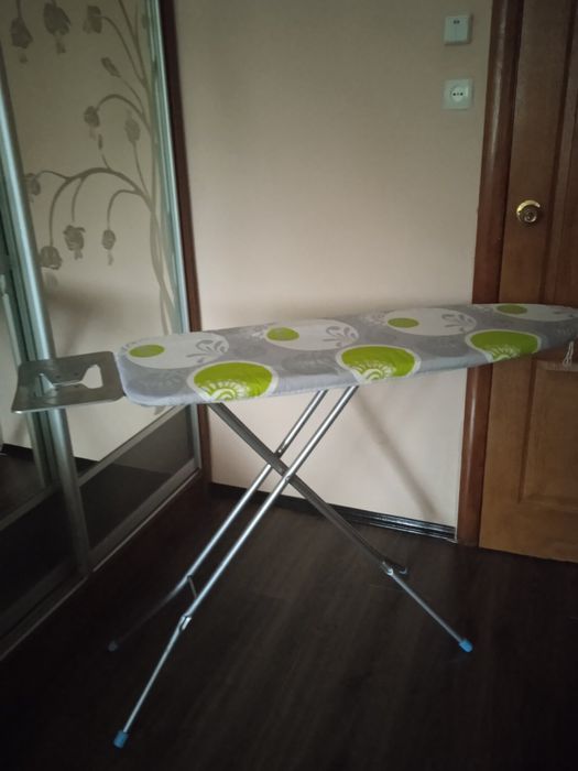 Гладильна дошка продам