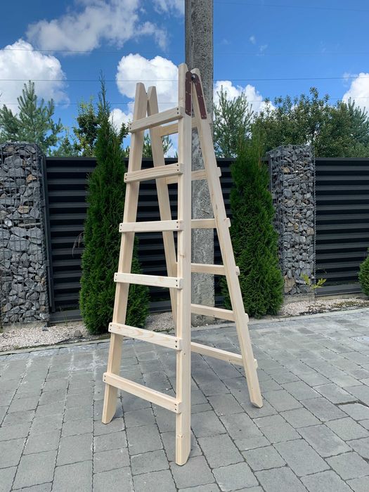 Драбина - стримянка (дерев'яна) ходуля