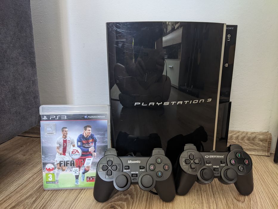 Konsola PlayStation 3 + 2 pady + FIFA 16