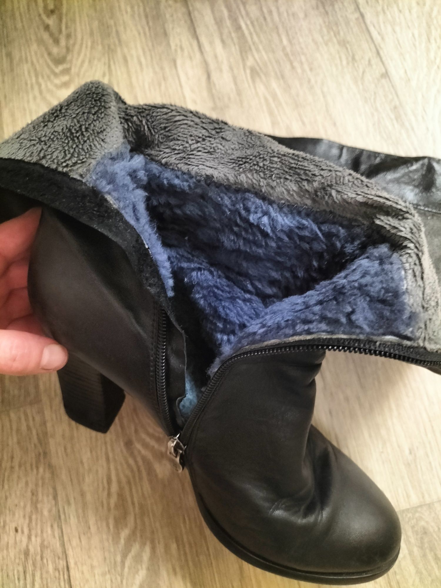 Продам зимние кожаные сапоги 39 р